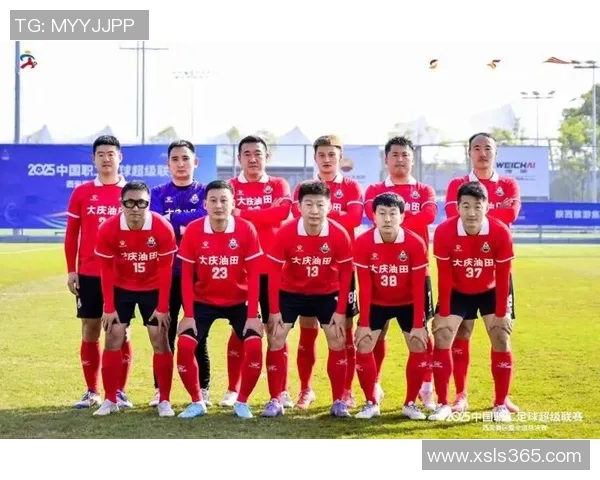 西安足球队的拼搏历程与精英赛背后的不屈精神